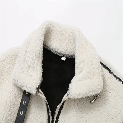 Warme Sherpa Jas met Contrasterende Details