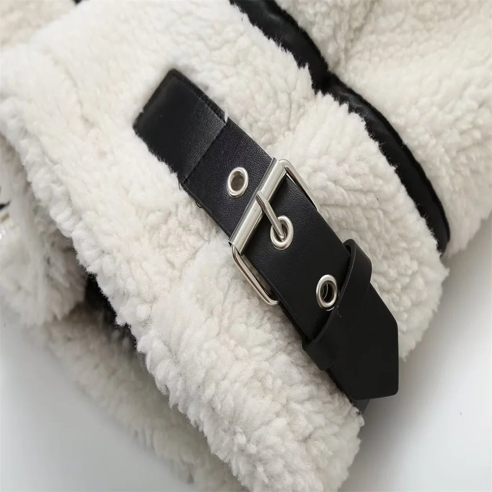 Warme Sherpa Jas met Contrasterende Details